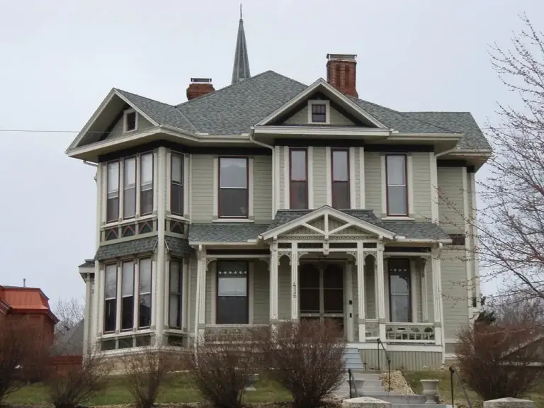 Best Exterior Painting for Historic Homes: Materials & Preservation Guide